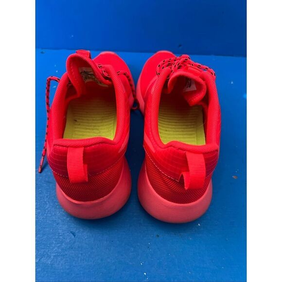 Nike Roshe Run Hyperfuse Laser Crimson us size 6.5 - Picture 2 of 5